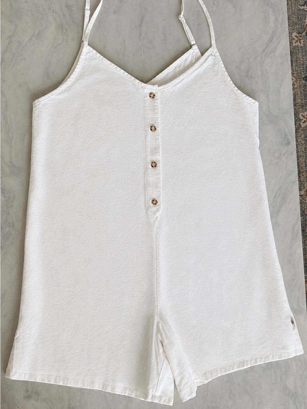 Rhythm brand women’s White Button-Front Sleeveless Romper size large